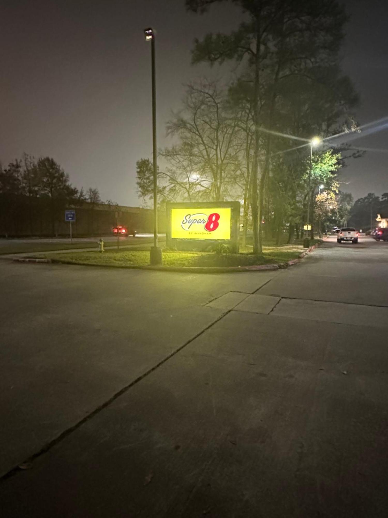 Hotel Super 8 By Wyndham The Woodlands North Exteriér fotografie